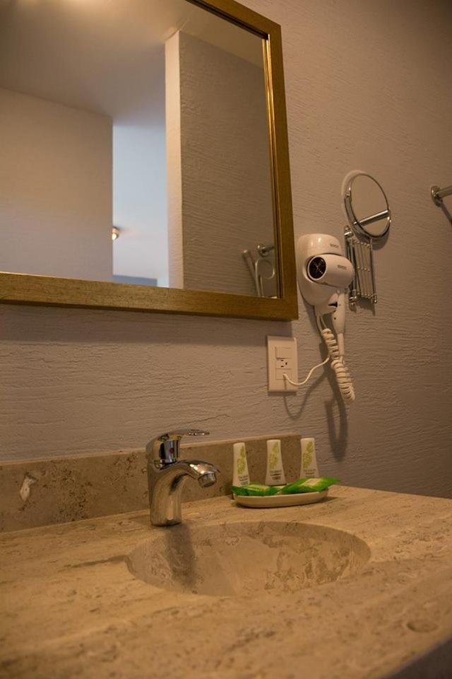 Hotel Siena Penjamo ภายนอก รูปภาพ